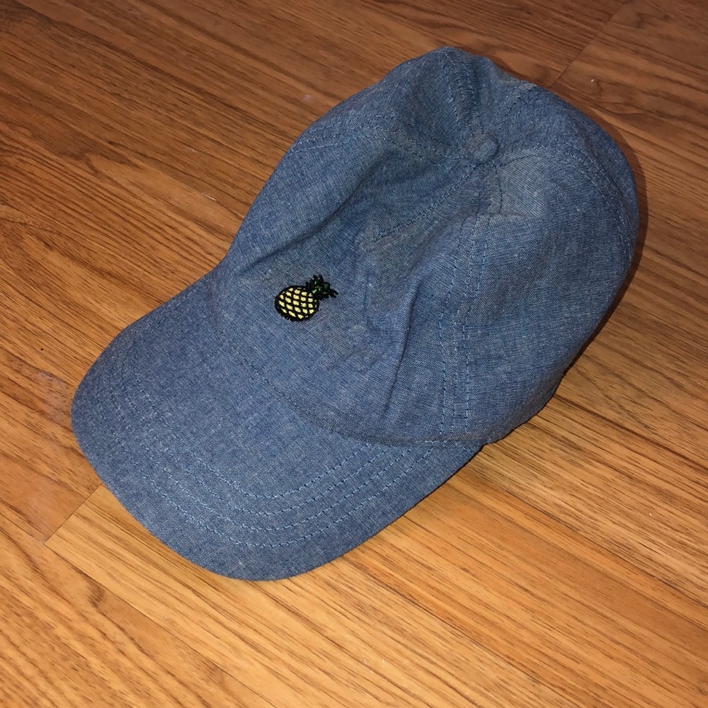 Baseball hat (pineapple decal)